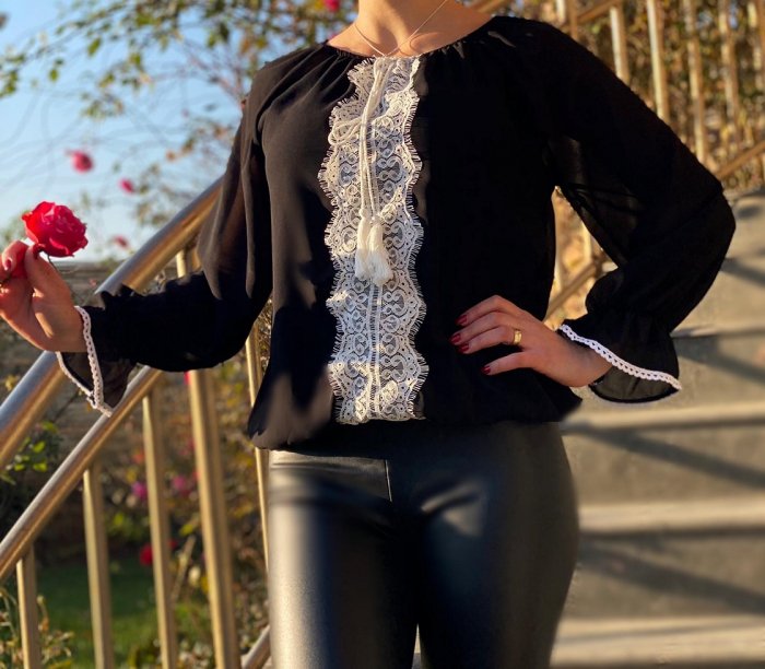 Bluza stilizata cu motive traditionale Stefania Bluza stilizata cu motive traditionale Stefania