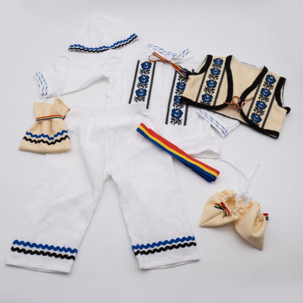 Compleu traditional baietel 3 6luni