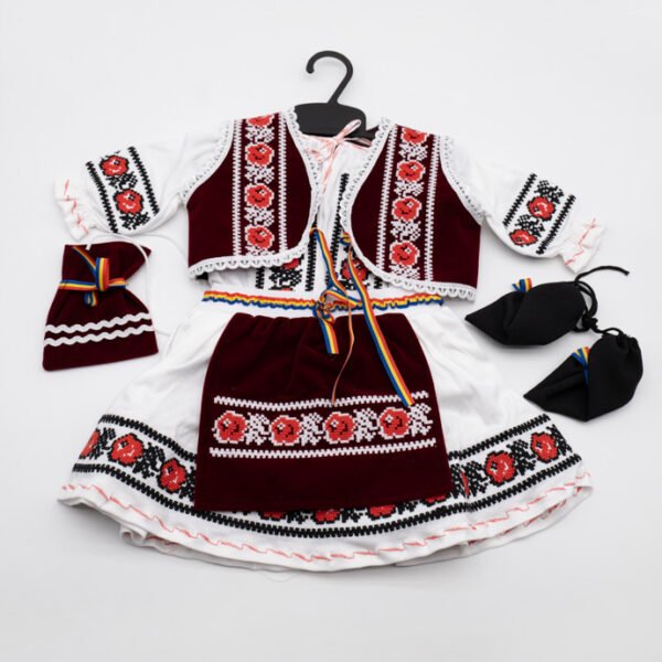 Compleu traditional bebelusi 3 6 luni