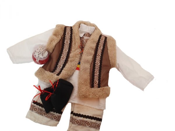 Costum National Titel 2