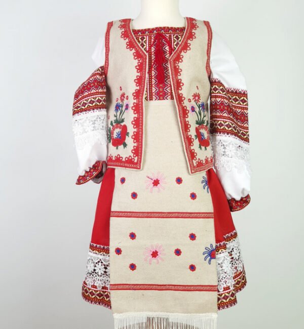 Costum traditional fetite Mira o vesta si 2 fote