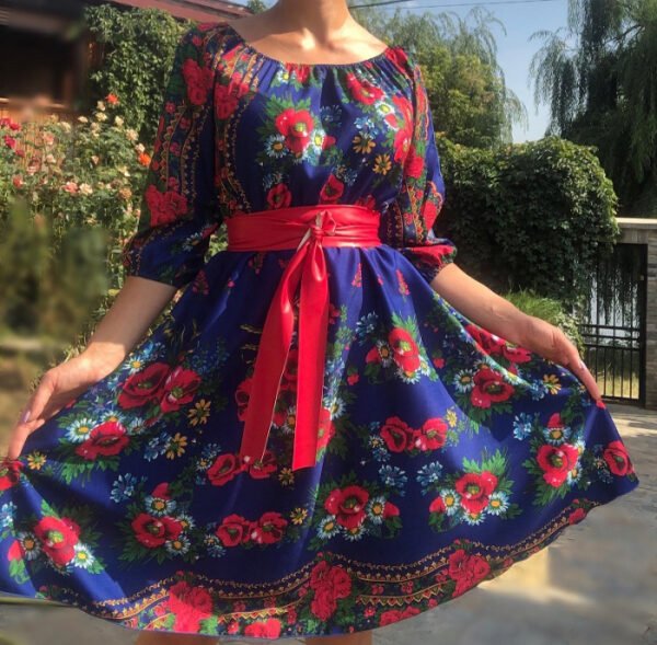 Rochie Traditionala cu bujori 4