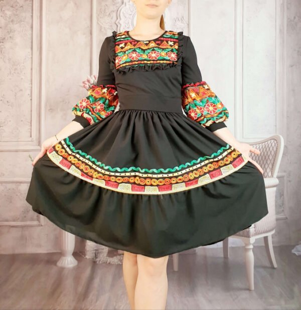 Rochie stilizata cu motive traditionale Constantina