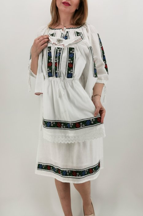 Rochie traditionala fetite Iasmina Rochie traditionala fetite Iasmina