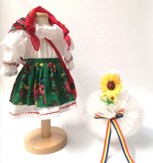 Set Botez Traditional Costum Traditional Fetite Verde 2 piese costumas si lumanare lucrata manual