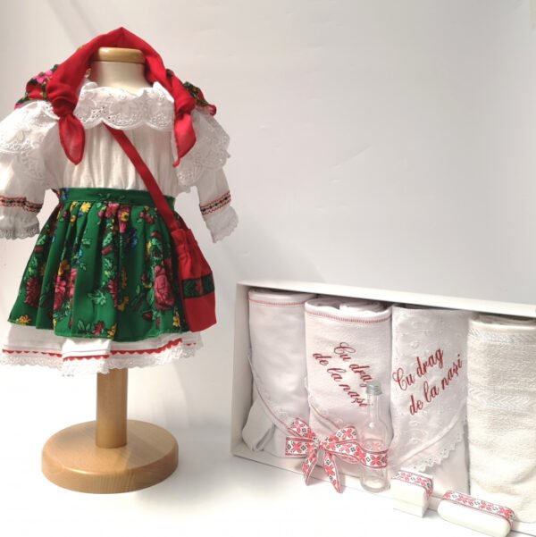 Set Botez Traditional Costum Traditional Fetite Verde 2 piese costumas si trusou brodat