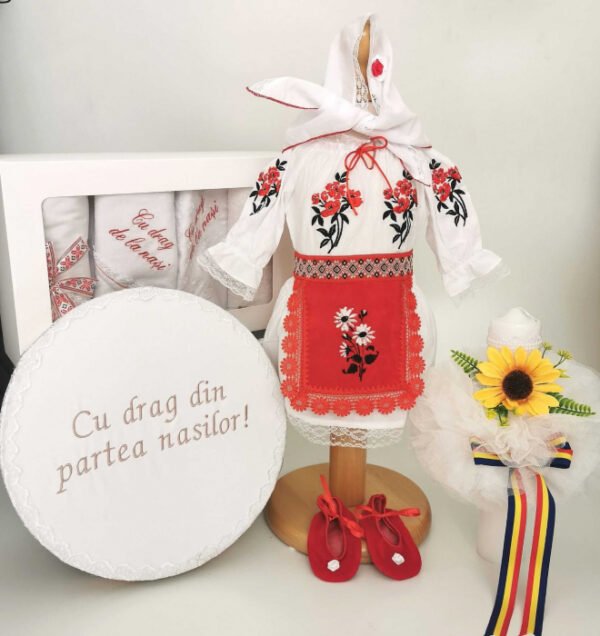Set Botez Traditional Muna 5 4 piese costumas lumanare trusou si cufar