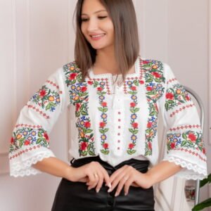 Bluza alba cu motiv floral multicolor Andreea 03