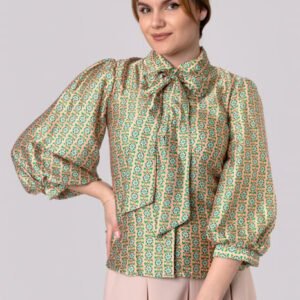 Bluza crem cu imprimeuri florale si funda la guler
