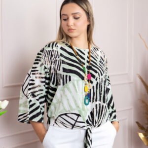 Bluza cu imprimeu safari print verde si colier decorativ