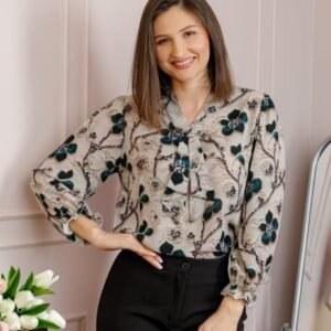 Bluza eleganta Sophie cu aplicatie tip cravata si imprimeu bej si verde petrol