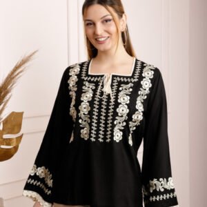 Bluza neagra cu motiv floral auriu Atena