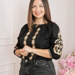 Bluza neagra cu motiv floral auriu Brigita 01