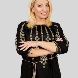 Bluza neagra cu motiv geometric auriu Iosefina 02 - maneca scurta