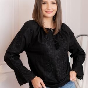Bluza tip ie neagra cu motiv floral negru Ada 02