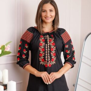 Bluza tip ie neagra cu motiv floral rosu Viorica 02