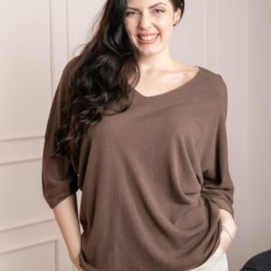 Bluza tricotata maro cu maneci liliac