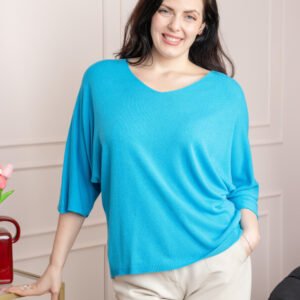Bluza tricotata turcoaz deschis cu maneci liliac
