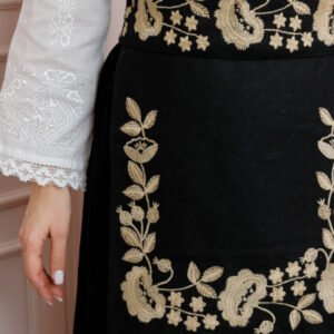Brau traditional negru cu motiv floral auriu Madalina