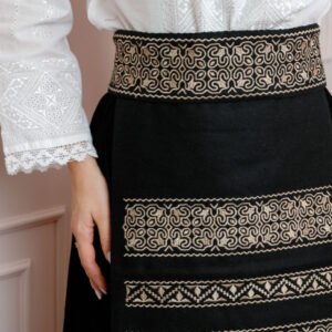 Brau traditional negru cu motiv floral auriu Ruxandra