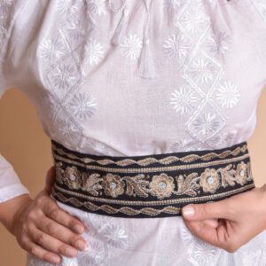 Brau traditional negru cu motiv floral bej Mihaela