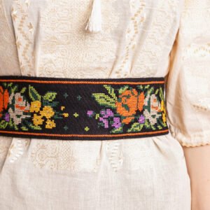 Brau traditional negru cu motiv floral multicolor Beatrice 01