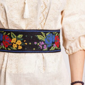 Brau traditional negru cu motiv floral multicolor Beatrice 02