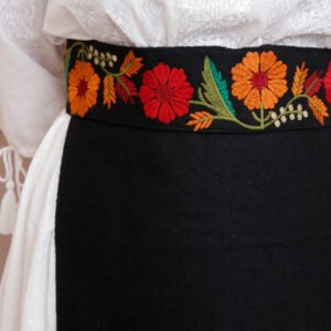 Brau traditional negru cu motiv floral multicolor Margareta