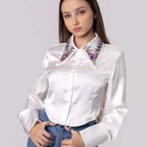 Camasa alba cu guler stilizat cu pietre si perle
