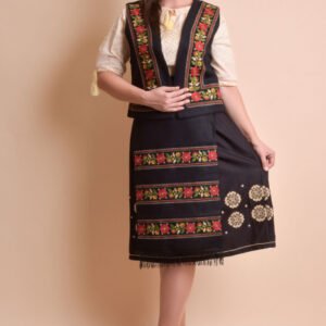 Catrinta traditionala neagra cu broderie florala rosie Maria