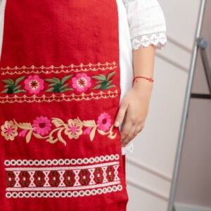 Catrinta traditionala rosie pentru fetite cu broderie florala roz Lacramioara