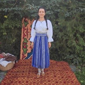 Costum Traditional Dama - Rodica 6