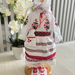 Costum national fetite Mira 14