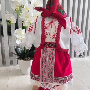 Costum national fetite Mira 5