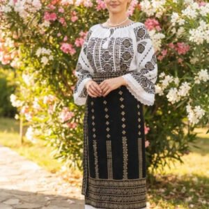 Costum popular format din catrinta , brau si ie - Doris