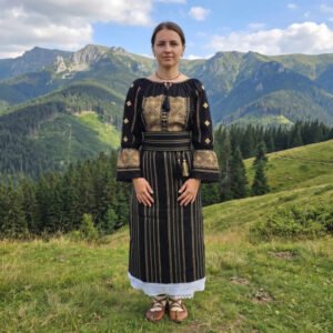 Costum popular format din catrinta , brau si ie - Isabel