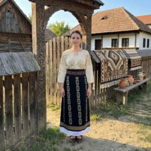 Costum popular format din catrinta , brau si ie - Nadia 2