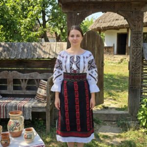 Costum popular format din catrinta , brau si ie - Sandica 3