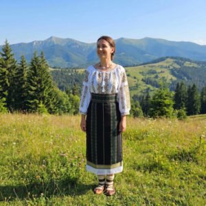 Costum popular format din catrinta , brau si ie - Sandica 3