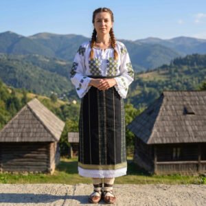 Costum popular format din catrinta , brau si ie - Venus 2