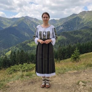 Costum popular format din catrinta , brau si ie - Venus 4