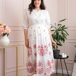 Fusta alba cu broderie florala rosie Carmen 01