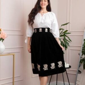 Fusta neagra din catifea cu broderie florala ivoire Catinca