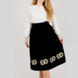 Fusta traditionala neagra cu broderie florala aurie Florenta 01