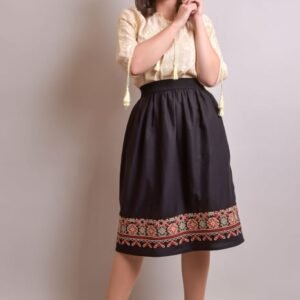 Fusta traditionala neagra cu broderie florala multicolora Narcisa
