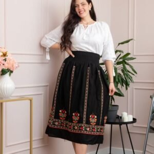 Fusta traditionala neagra cu broderie florala multicolora Roxana