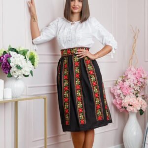 Fusta traditionala neagra cu broderie florala rosie Maria 01
