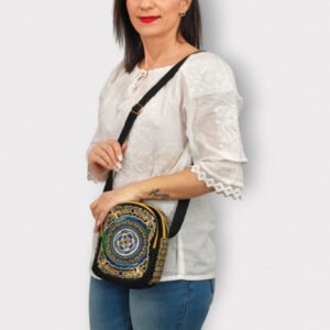 Geanta brodata traditional 3
