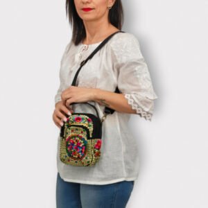 Geanta brodata traditional 9
