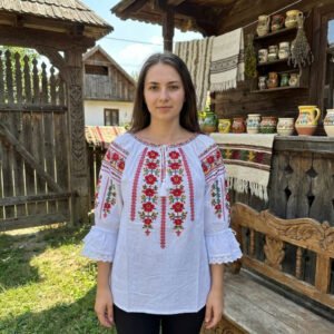 Ie Traditionala Isadora